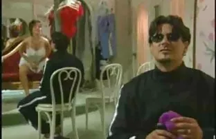 XXX વિભાગ અને fucked સંપૂર્ણ કાળા વાળ વાળી છોકરી