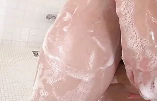 XXX વાહિયાત એક સુંદર કૂતરી પર એક વૈભવી બેડ
