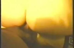 XXX Fucked રસોડામાં ટેબલ પર ખૂબ યુવાન