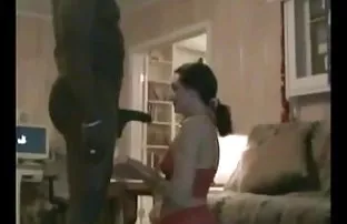 XXX રશિયન વ્યક્તિ હતી caught on camera તરીકે Fucks સુંદર છોકરી