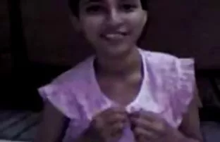 XXX સંપૂર્ણપણે fucked લેડી સાથે વેણી.
