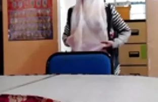 XXX ફિલ્માંકન તરીકે Fucks તેમના છોકરી બેડ
