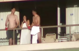 XXX અતીશય કામોત્તેજક છોકરી રાંડ Fucks સાથે પોતાની જાતને એક રમકડું