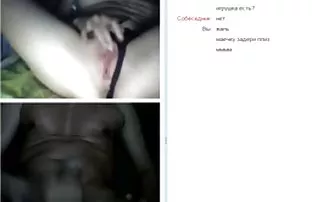 XXX સુંદર સોનેરી દર્શાવતા નગ્ન બાથરૂમમાં