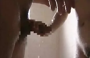 XXX કેચ બંધ jerking અને સાથે fucked એક બાલ્ડ કેન્સર