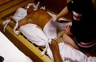 XXX દાદા કરે છે skewer રસદાર સ્તનની ડીંટડી