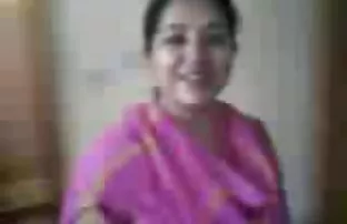 XXX પ્રેમાળ મમ્મી મારે તને ચોદવિ ચશ્મા સાથે Fucks ટેબલ પર