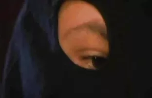 XXX યુવાન રશિયન સ્તનની ડીંટડી Masturbates બાથરૂમમાં