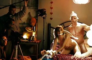 XXX આ કેબલ દ્વારા સિવાય દેવાયું છે સભ્યો એક યુવાન કૂતરી બધા તેના સુંદર છિદ્રો