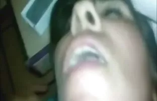 XXX પત્ની અને પતિ મજા આવી રહી બાથરૂમમાં