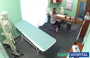 XXX યુવાન બ્લોન્ડી ડિક sucks.