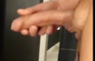 XXX નાજુક સાથે નાના બોબલા વાળી મહિલા મોટી boner
